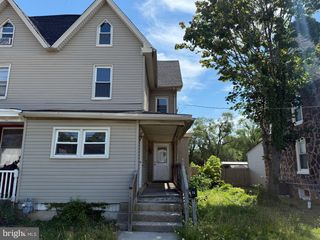 16 DELSEA DR N, Glassboro, NJ 08028