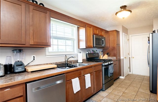 6300 sunset loop, Charlestown, IN 47111