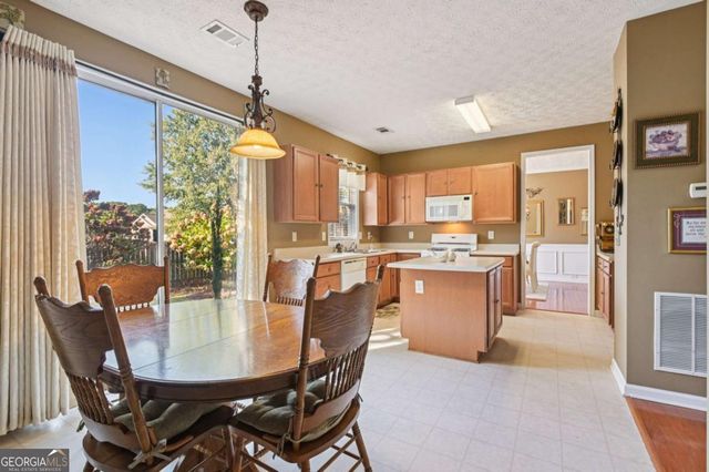 238 Diamond Valley Pass, Canton, GA 30114