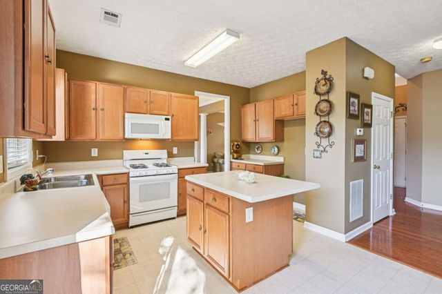 238 Diamond Valley Pass, Canton, GA 30114