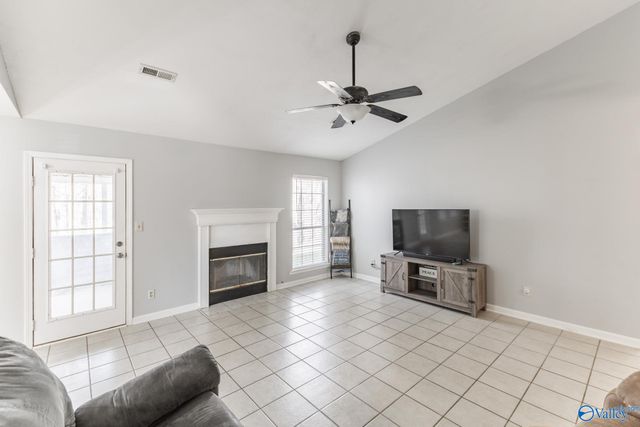 212 Buffalo Creek Drive, Toney, AL 35773