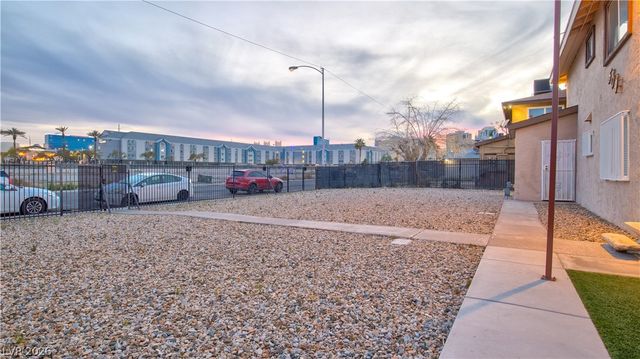 504 Albert Avenue, Las Vegas, NV 89119