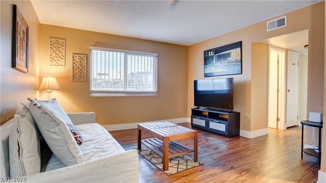 504 Albert Avenue, Las Vegas, NV 89119