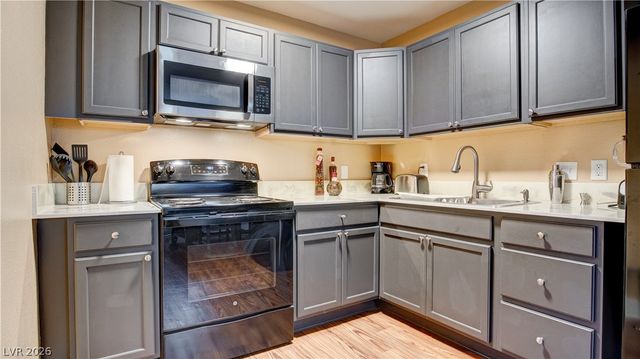 504 Albert Avenue, Las Vegas, NV 89119