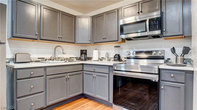 504 Albert Avenue, Las Vegas, NV 89119