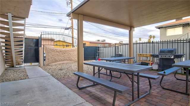 504 Albert Avenue, Las Vegas, NV 89119