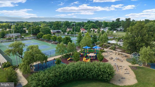 422 N MAIN ST, Woodstock, VA 22664