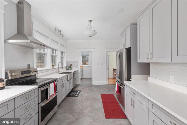 422 N MAIN ST, Woodstock, VA 22664