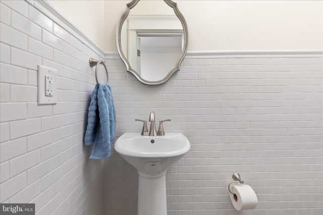 422 N MAIN ST, Woodstock, VA 22664