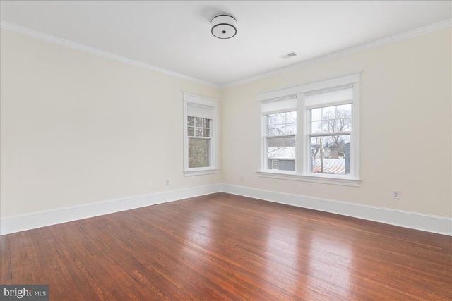 422 N MAIN ST, Woodstock, VA 22664