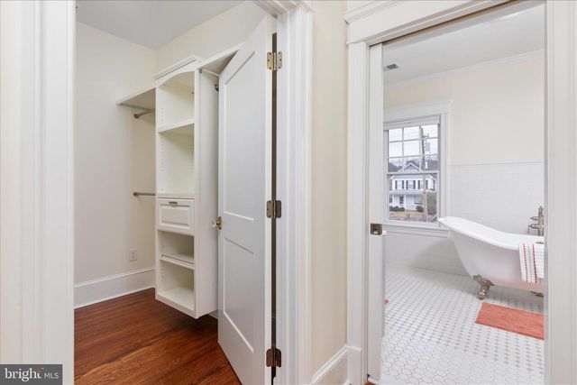 422 N MAIN ST, Woodstock, VA 22664