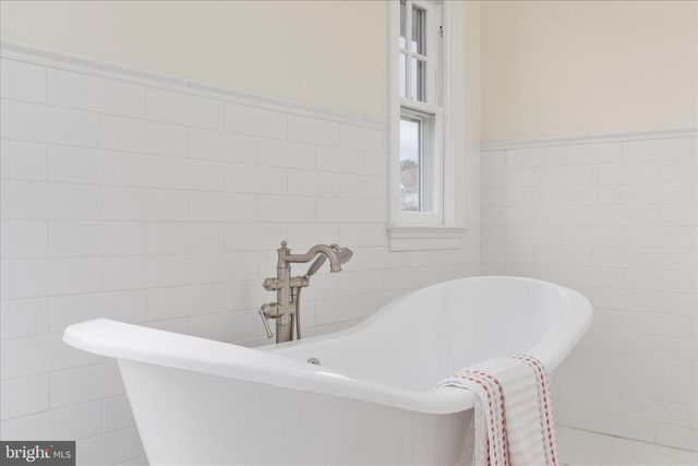 422 N MAIN ST, Woodstock, VA 22664