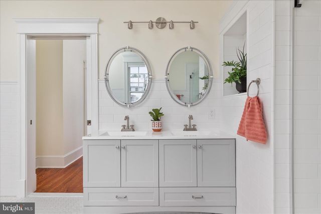 422 N MAIN ST, Woodstock, VA 22664