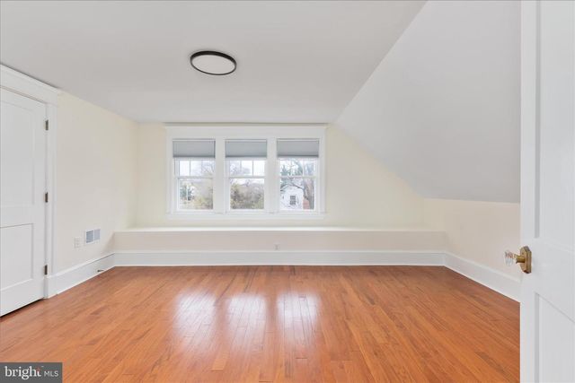 422 N MAIN ST, Woodstock, VA 22664