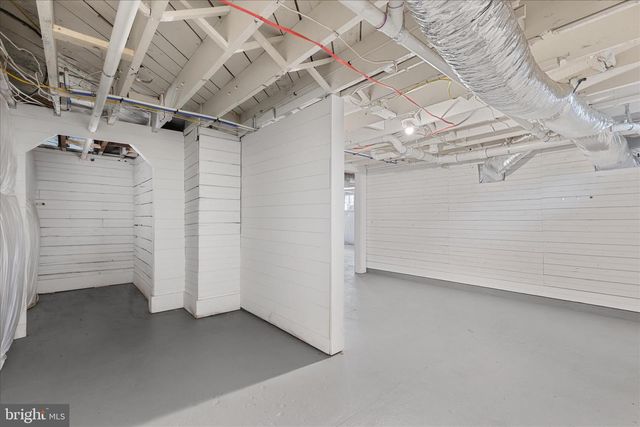 422 N MAIN ST, Woodstock, VA 22664