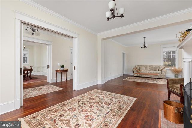 422 N MAIN ST, Woodstock, VA 22664