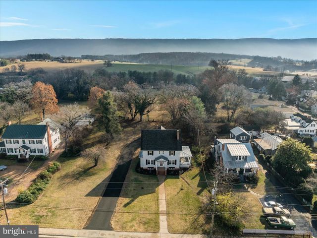 422 N MAIN ST, Woodstock, VA 22664