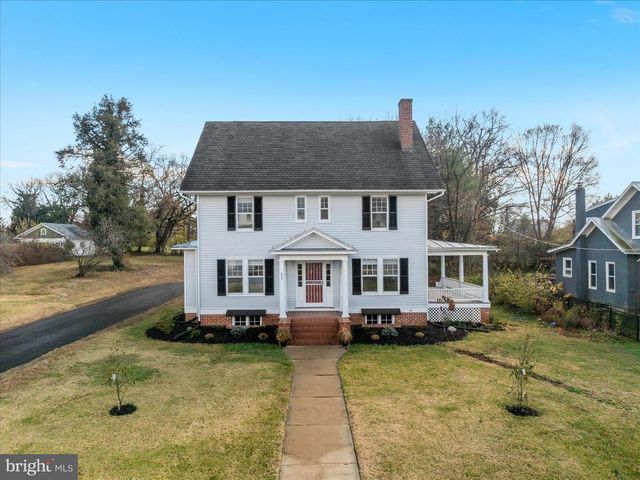 422 N MAIN ST, Woodstock, VA 22664