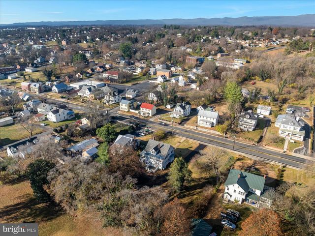 422 N MAIN ST, Woodstock, VA 22664