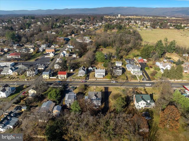 422 N MAIN ST, Woodstock, VA 22664