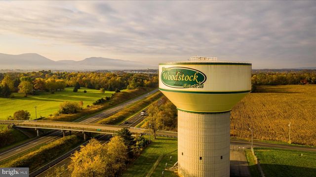 422 N MAIN ST, Woodstock, VA 22664