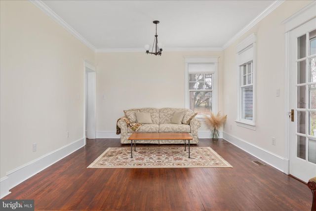 422 N MAIN ST, Woodstock, VA 22664