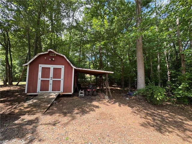 1997 Christian Home Church Road, Traphill, NC 28685