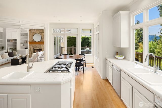 19524 SE 24th Place, Sammamish, WA 98075