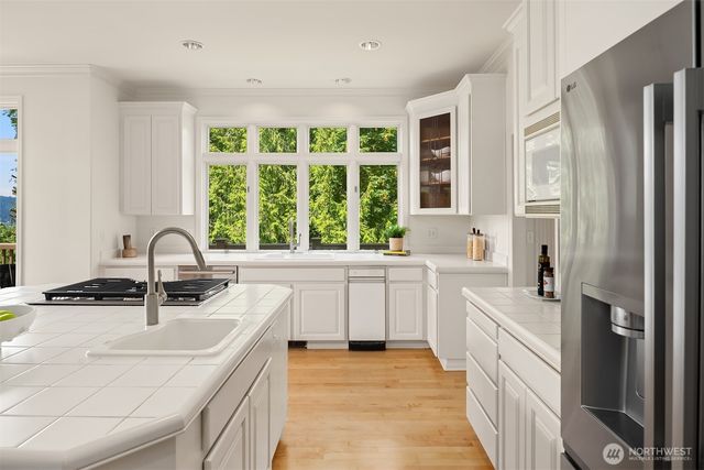19524 SE 24th Place, Sammamish, WA 98075
