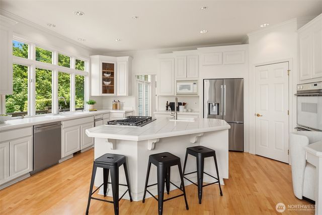 19524 SE 24th Place, Sammamish, WA 98075