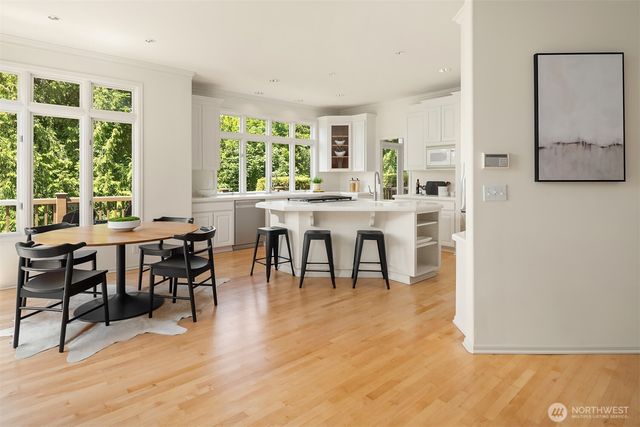 19524 SE 24th Place, Sammamish, WA 98075