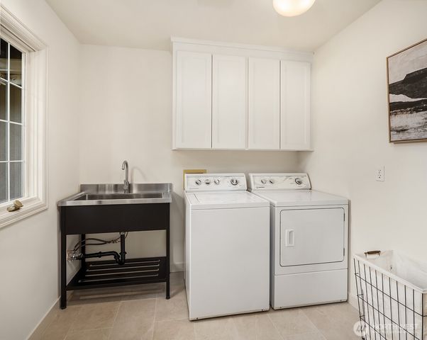 19524 SE 24th Place, Sammamish, WA 98075