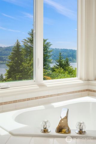19524 SE 24th Place, Sammamish, WA 98075