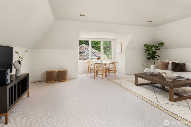 19524 SE 24th Place, Sammamish, WA 98075