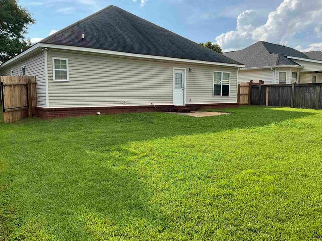 305 Manchester Lane, Byron, GA 31008