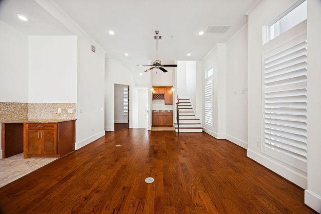 2020 Sabine Street, Houston, TX 77007