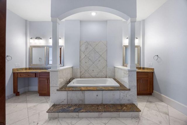 2020 Sabine Street, Houston, TX 77007