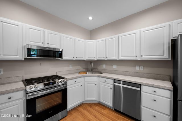 5139 Magdalen Square, Louisville, KY 40241