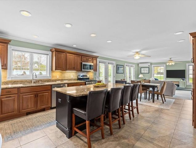 21 Whiteface Street, South Burlington, VT 05403