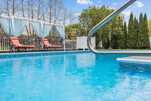 21 Whiteface Street, South Burlington, VT 05403