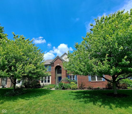 4621 Pebblepointe Pass, Zionsville, IN 46077