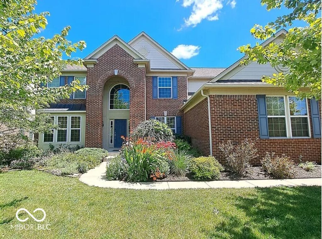 4621 Pebblepointe Pass, Zionsville, IN 46077