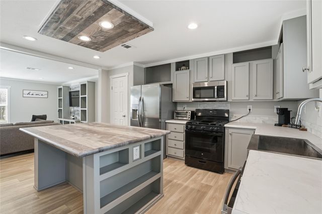 3102 Schroeder Lane, Alvin, TX 77511