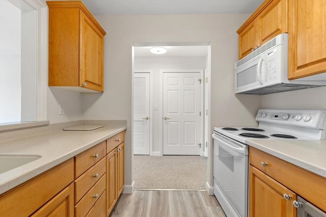 27 Hartland Way 309, Acton, MA 01720