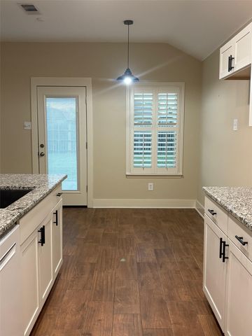 1221 Crooked Creek Court, Midlothian, TX 76065