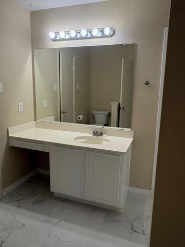 1221 Crooked Creek Court, Midlothian, TX 76065