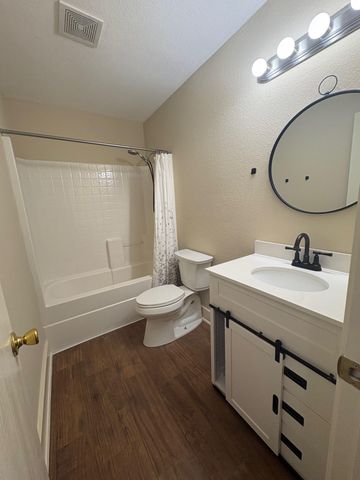 1221 Crooked Creek Court, Midlothian, TX 76065