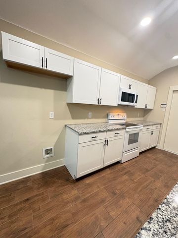 1221 Crooked Creek Court, Midlothian, TX 76065