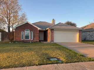 1221 Crooked Creek Court, Midlothian, TX 76065