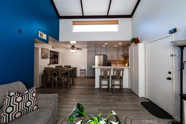 18756 Mandan 1514, Canyon Country, CA 91351